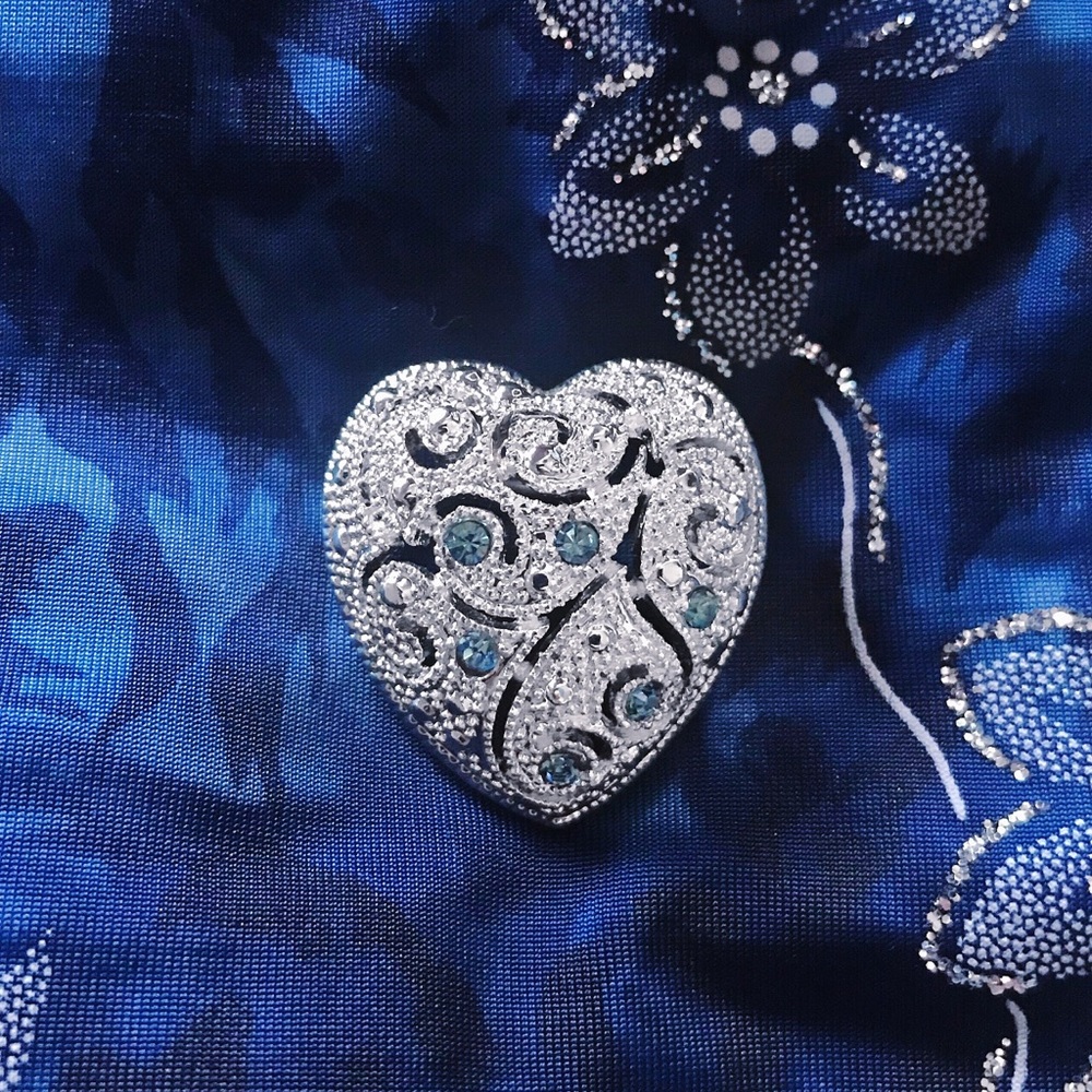 COPY - NWOT Silver & Pale Sapphire Filigree Heart Brooch